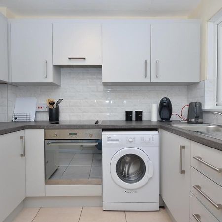 Bright Stylish 2 Bedroom Garden Apartment South Belfast Close To Everything Exterior photo