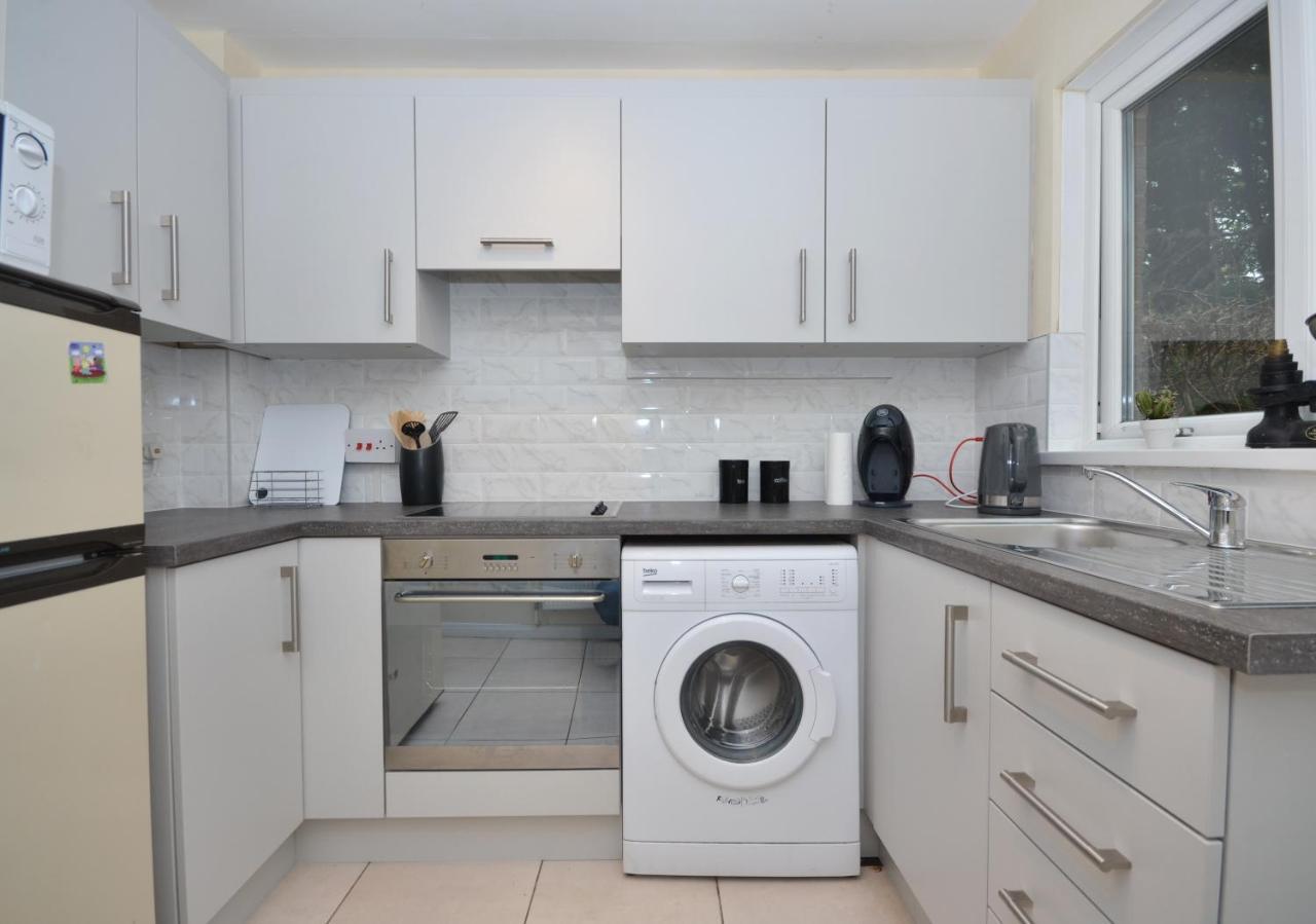 Bright Stylish 2 Bedroom Garden Apartment South Belfast Close To Everything Exterior photo