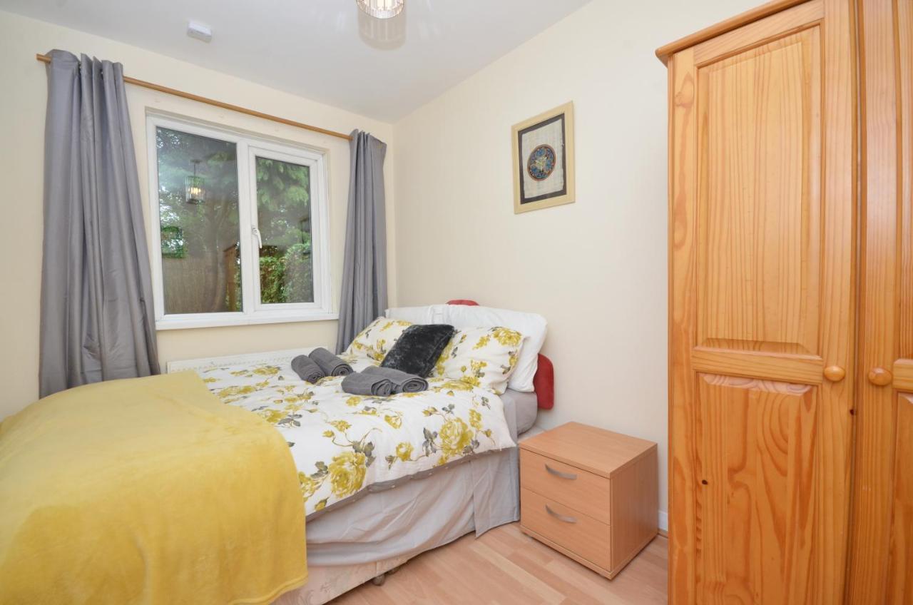 Bright Stylish 2 Bedroom Garden Apartment South Belfast Close To Everything Exterior photo